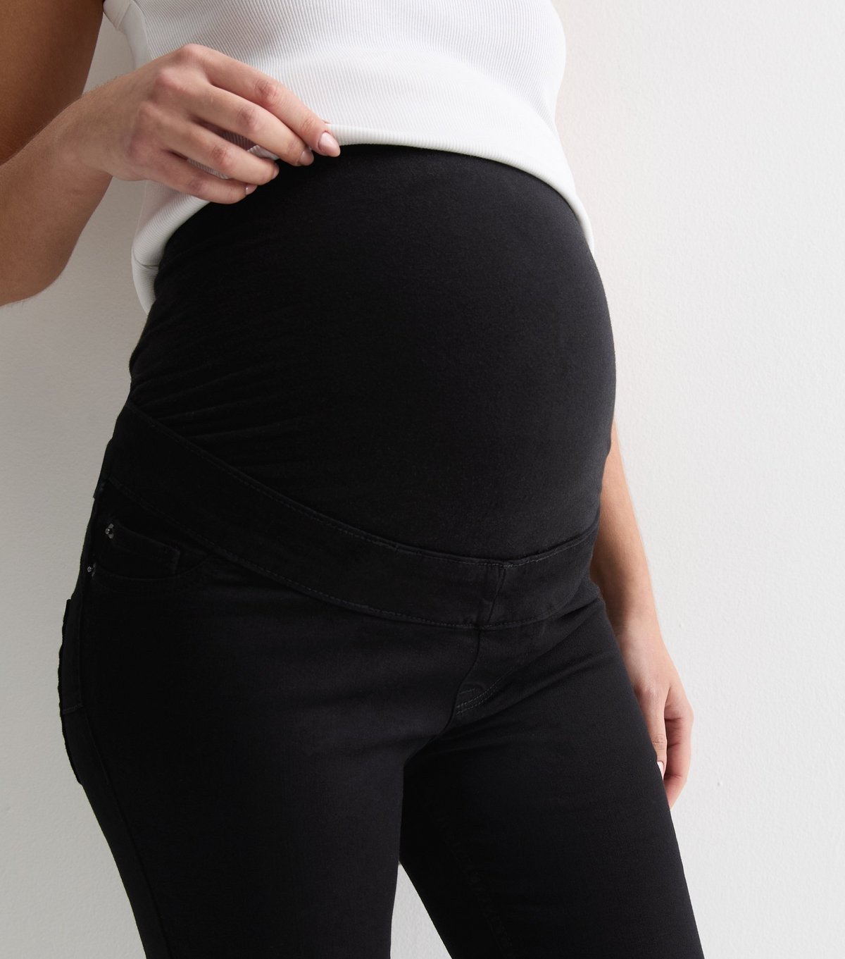 New Look Women's Maternity Black Lift & Shape Ripped Over Bump Emilee Jeggings New Look - 3