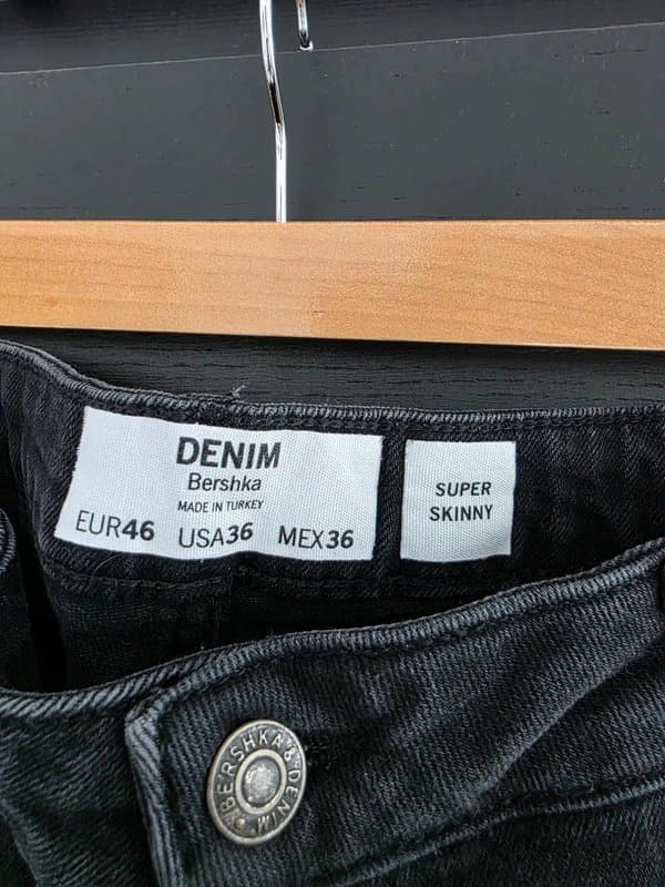 Bershka Bershka Black Ripped Knee Skinny Men's Jeans uk W36