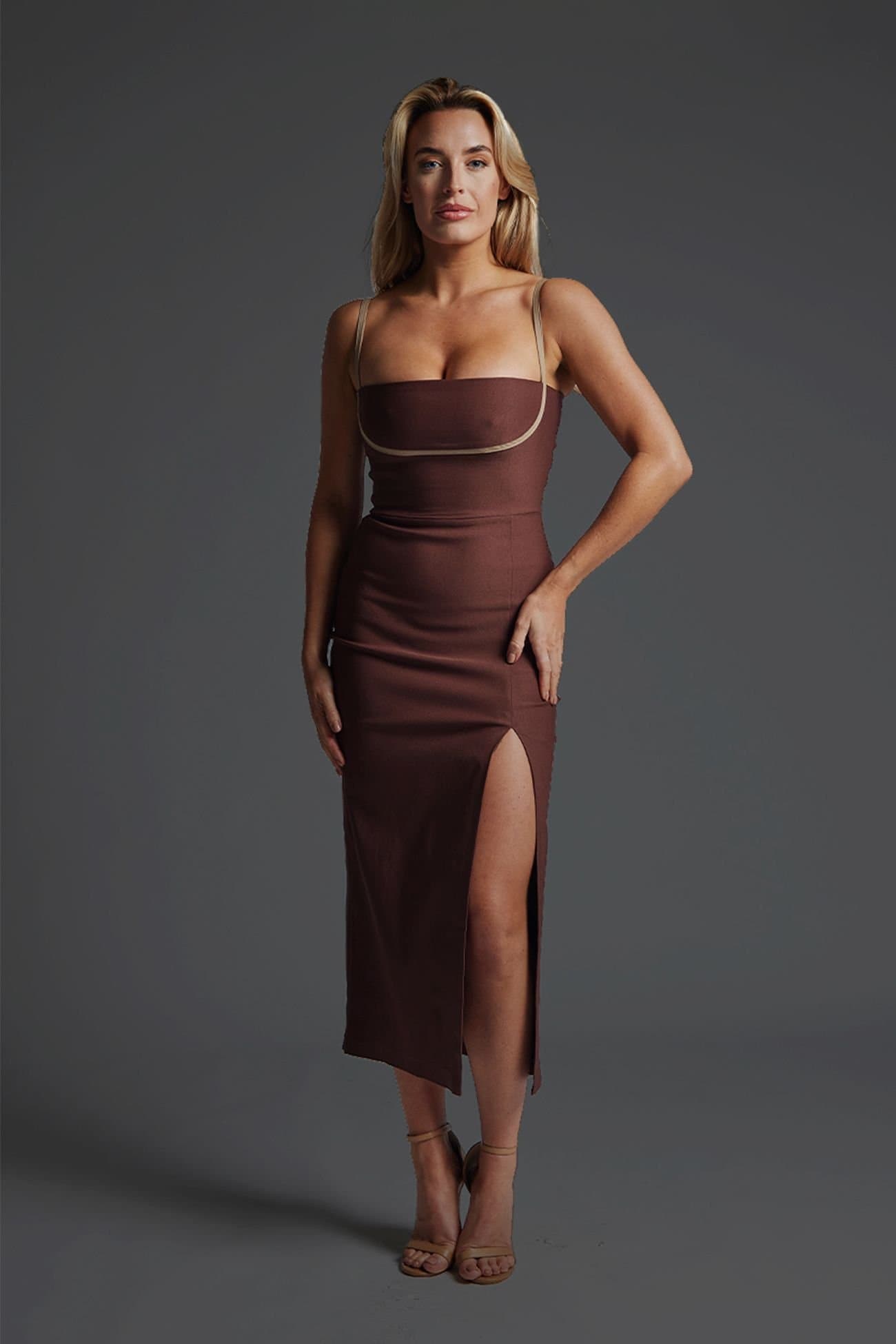 Vesper Vesper Women's Square Neck Contrast Strap Midaxi Dress in Chocolate