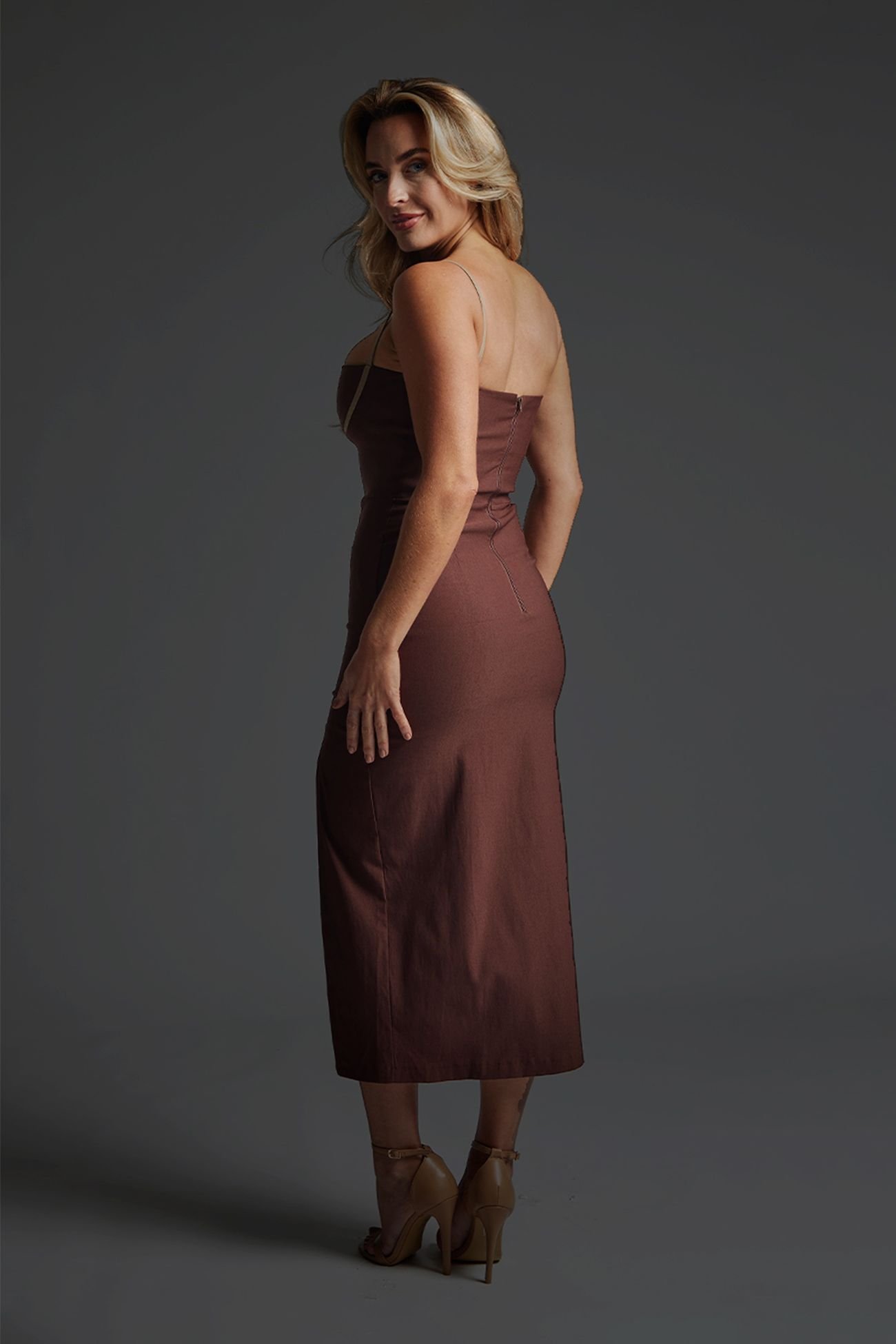 Vesper Vesper Women's Square Neck Contrast Strap Midaxi Dress in Chocolate - 3