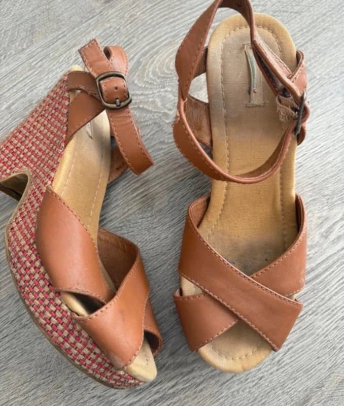 White Stuff White stuff unique leather wedge sandals size 5