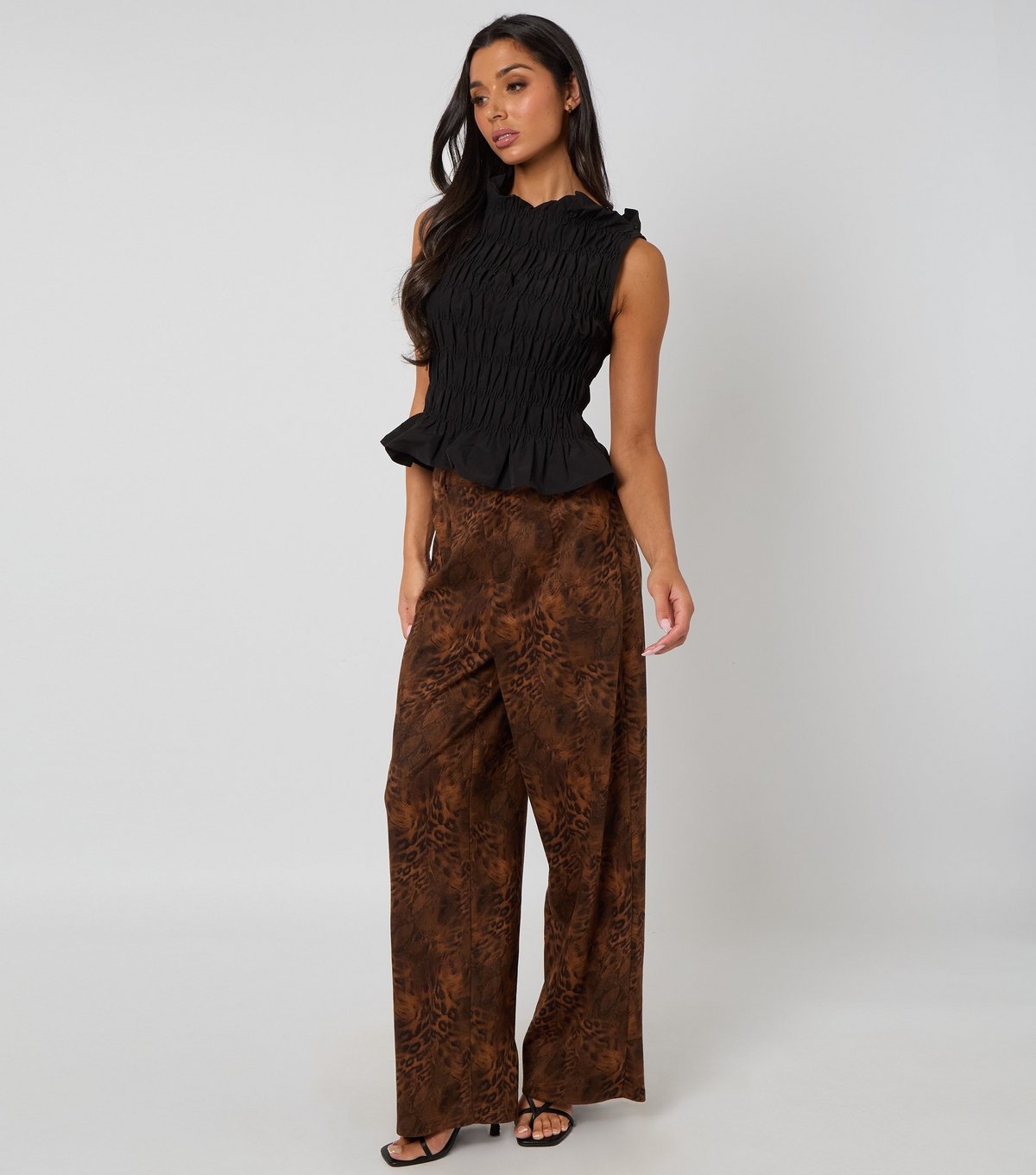 Urban Bliss Women's Brown Faux Suede Animal Print Trousers Urban Bliss New Look - 2
