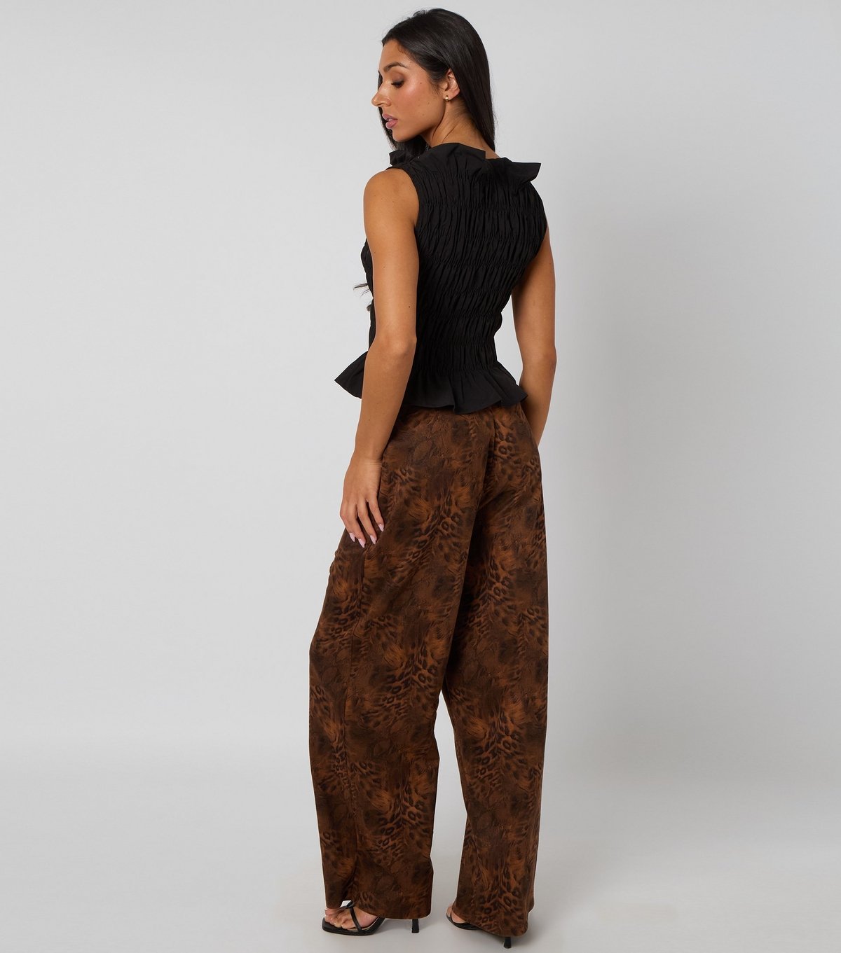 Urban Bliss Women's Brown Faux Suede Animal Print Trousers Urban Bliss New Look - 4