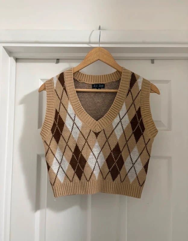 J is for Justice Adorable Women's Brown Mix Argyle V Neck Cropped Fitted Knitted Sweater Vest Top Waistcoat size 8-10