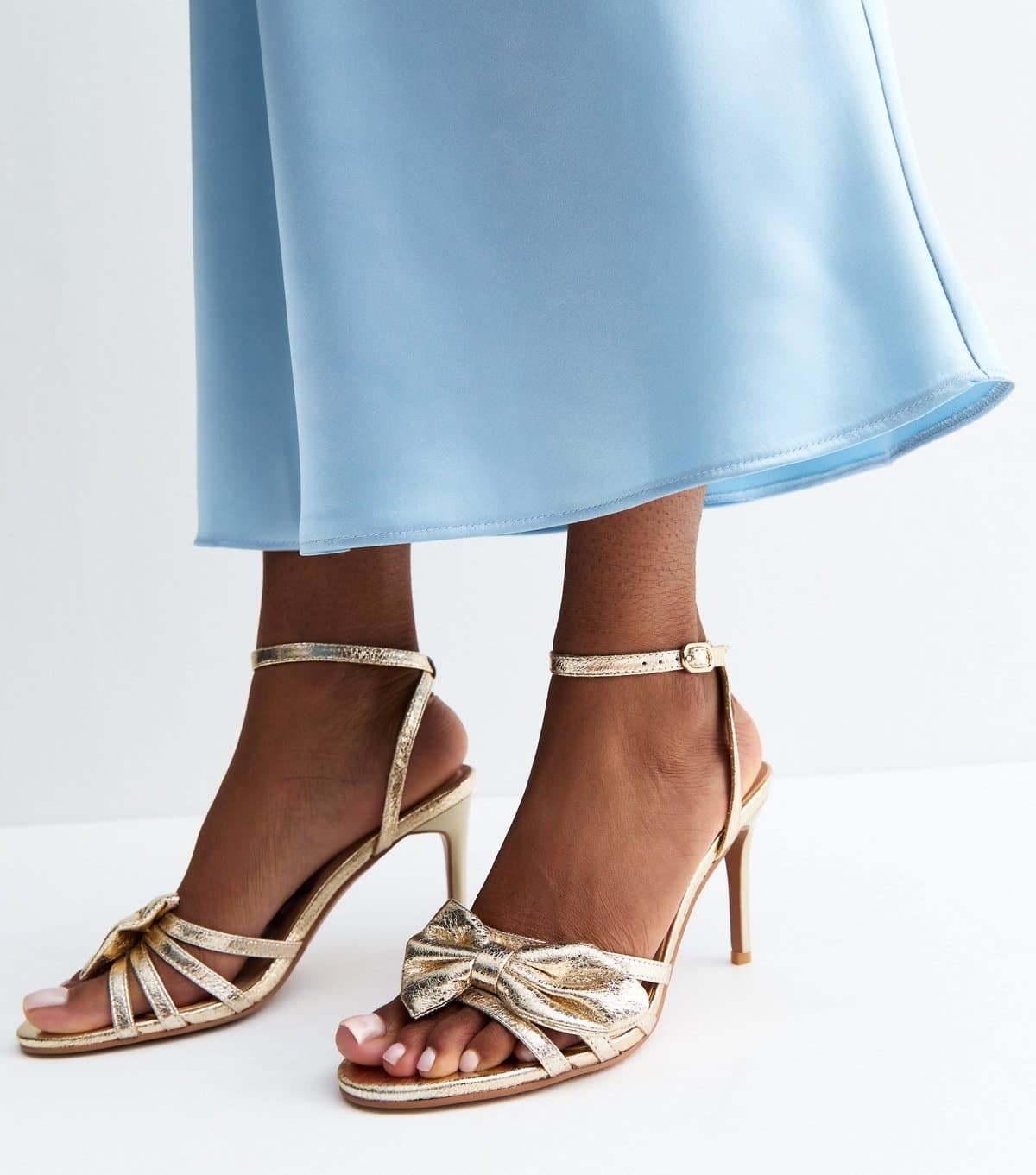 New Look Women's Wide Fit Gold Cracked Faux Leather Bow Strap Sandals Vegan New Look