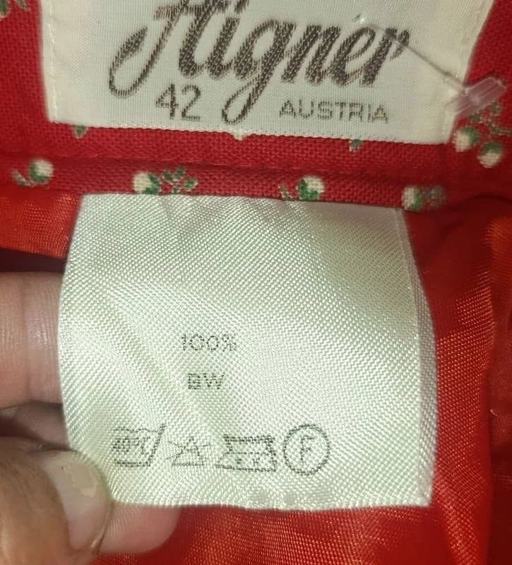 Etienne Aigner Vintage Etienne Aigner Austria Red Floral Skirt Coin Charm 14 Cottagecore Boho summer holiday
