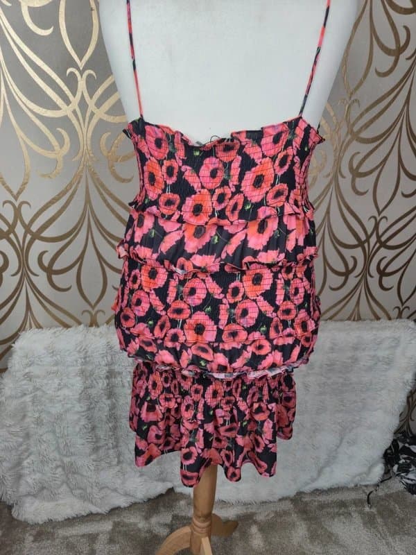 Boohoo Boohoo size 20 shirred floral dress