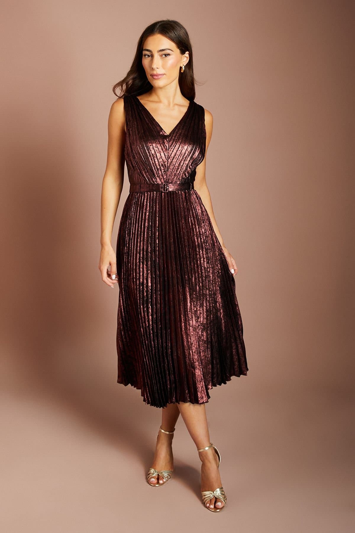 Coast Coast Women's V Neck Sleeveless Belted Metallic Midi Dress in Berry