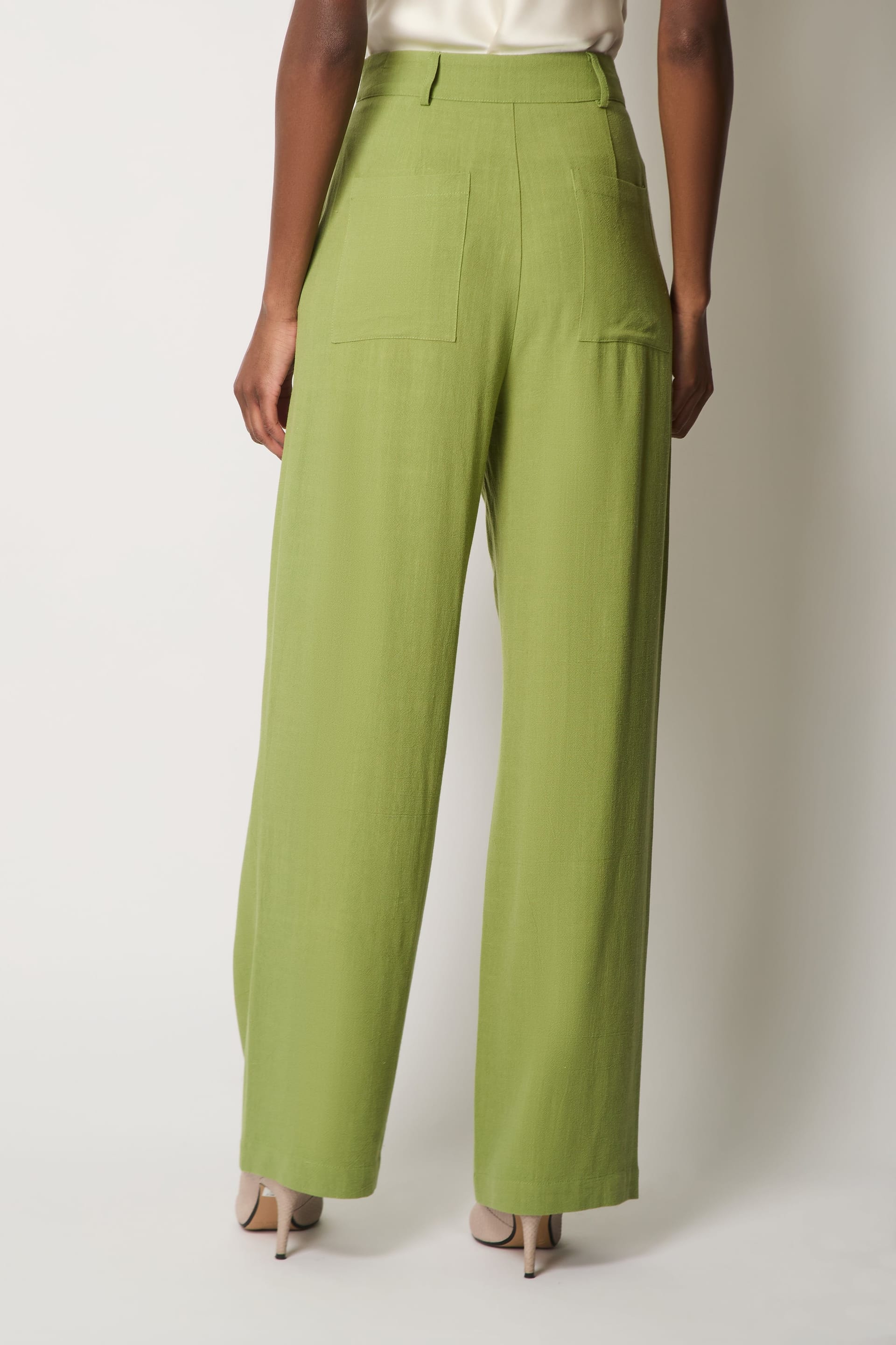 SOLO SOLO Women's Linen Trousers in Green - 4