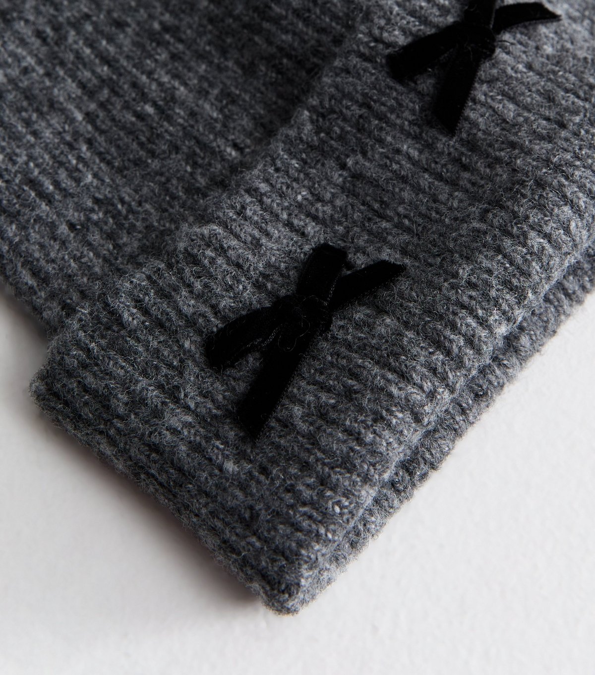 New Look Grey Bow Appliqued Ribbed Knit Beanie Hat New Look - 3