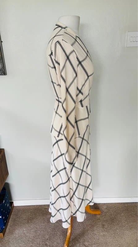 Karen Millen Karen Millen cream black wrap dress - size 12
