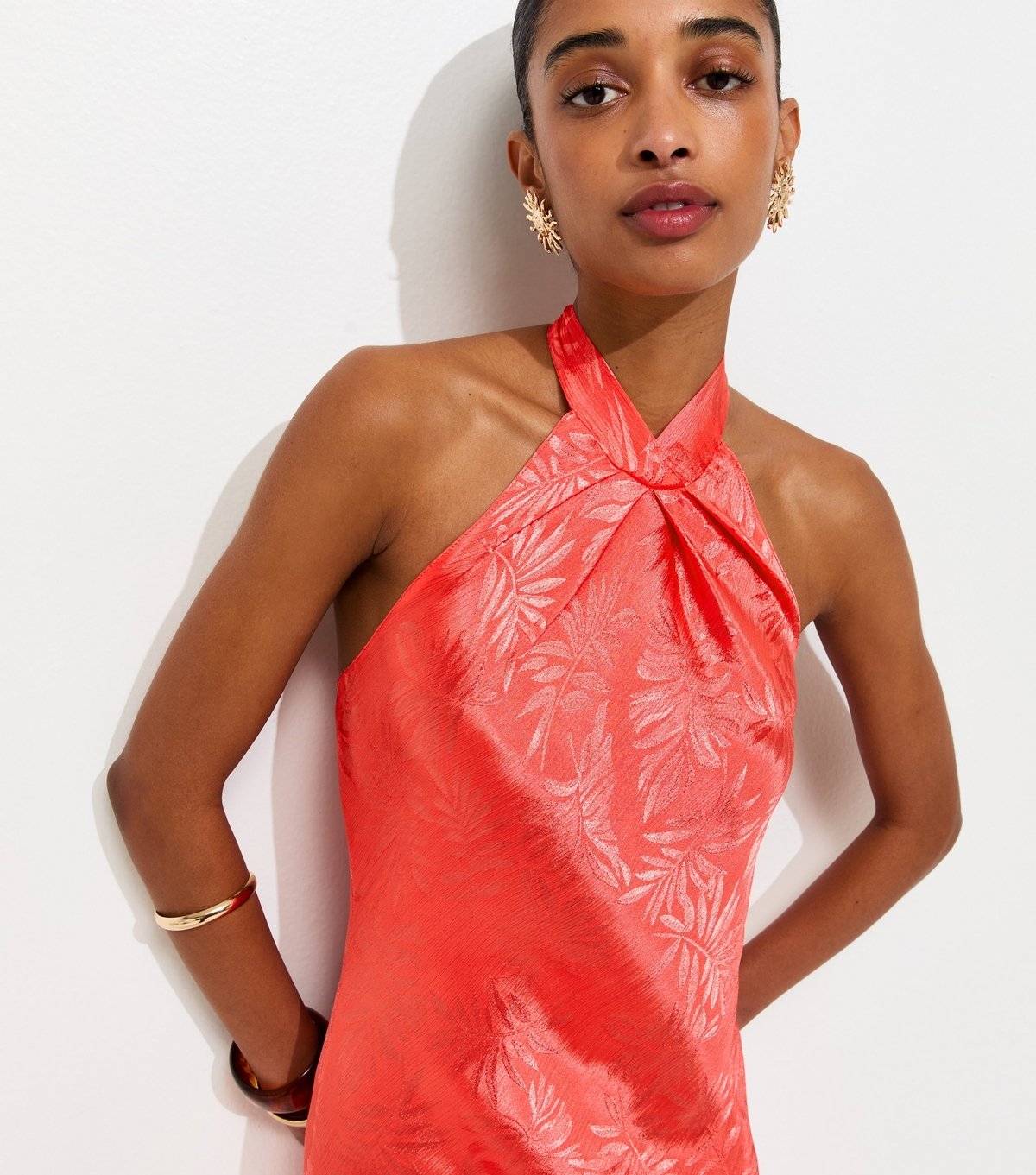 New Look Women's Coral Palm Leaf Jacquard Halter Neck Maxi Dress New Look - 2