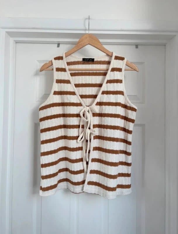New Look Lovely Women's New Look Brown Ribbed Stripy Tie Front Knit Waistcoat Top size 16