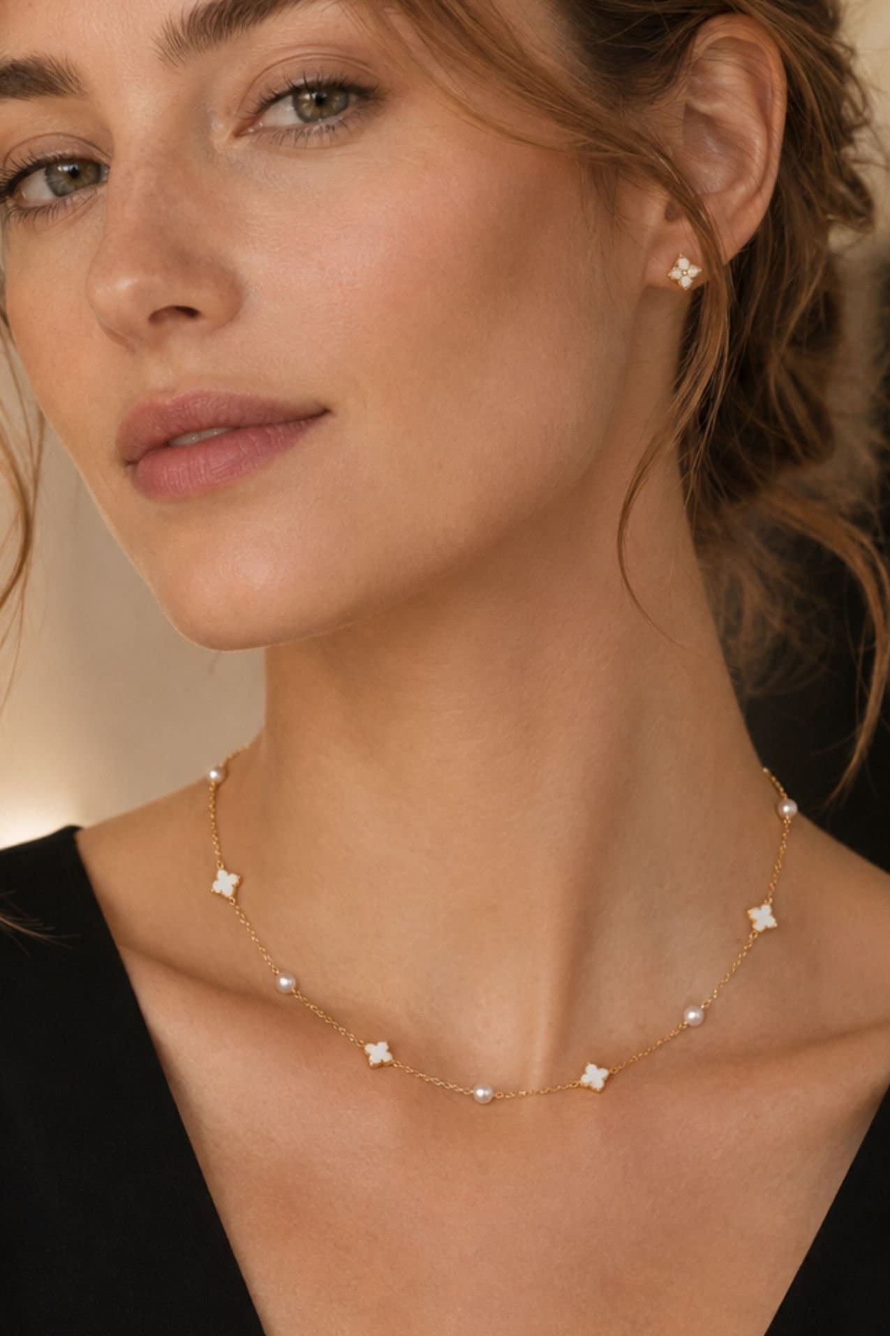 Lovii Lovii Women's 14K Gold Plated Elegant Clover & Pearl Necklace with Gift Box