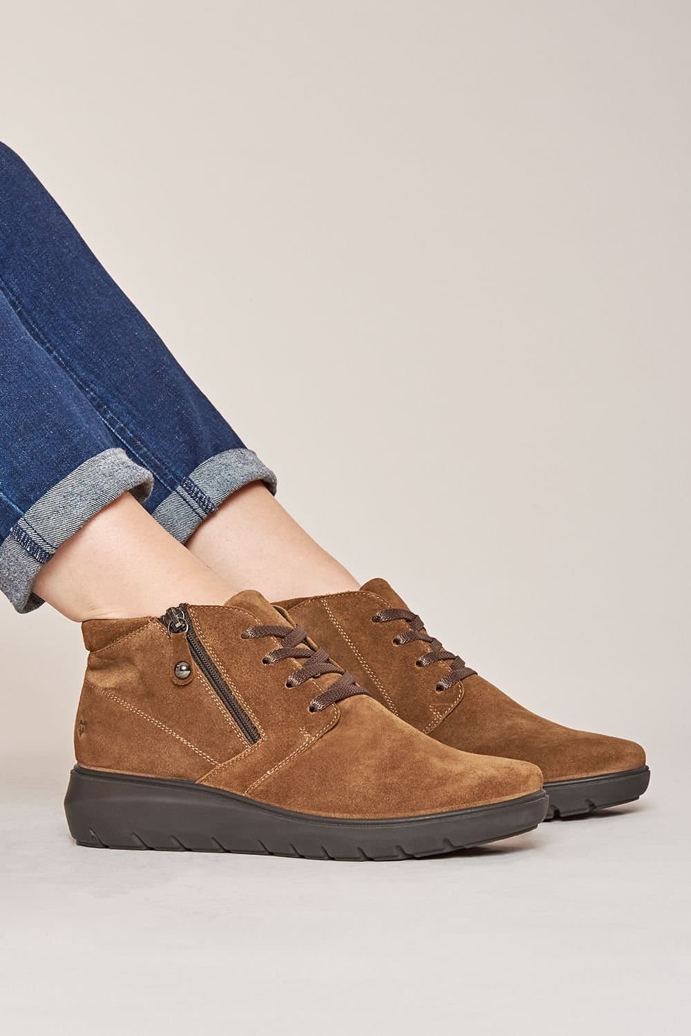 Moshulu Moshulu Women's 'Glaspell' Suede Wedge Ankle Boots in Brown