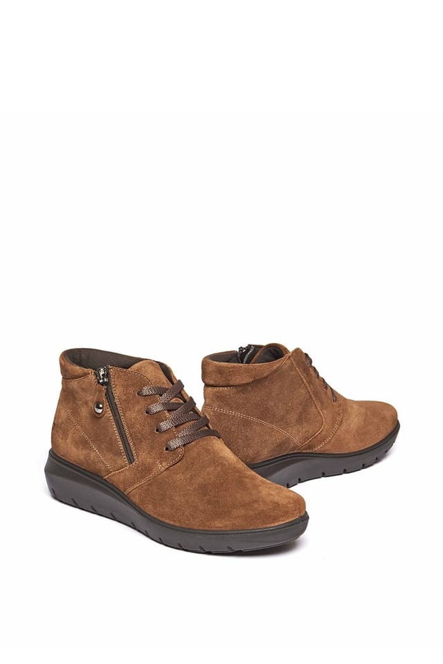 Moshulu Moshulu Women's 'Glaspell' Suede Wedge Ankle Boots in Brown - 2