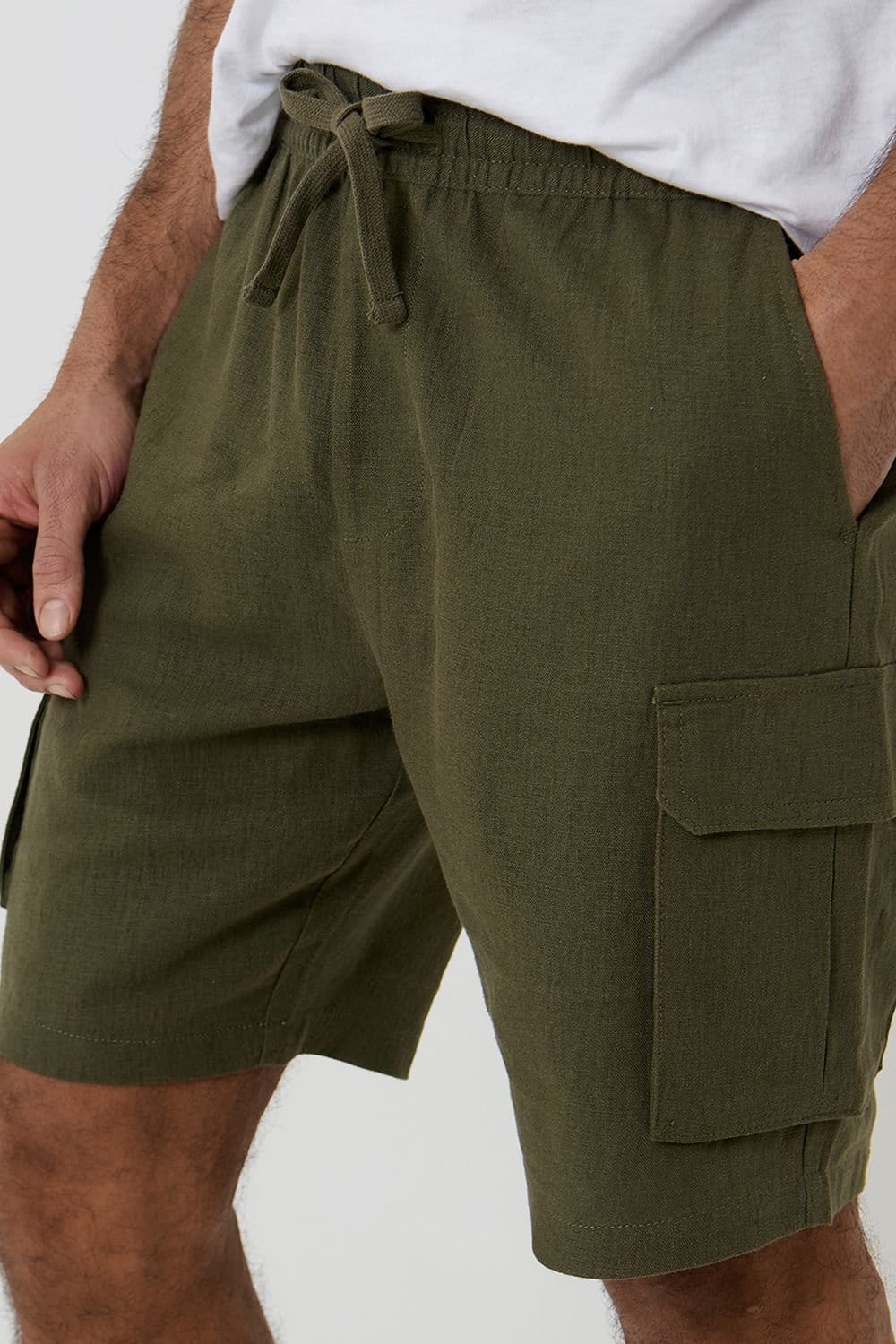 Threadbare Threadbare Men's Linen Blend Cargo Shorts in Khaki - 4
