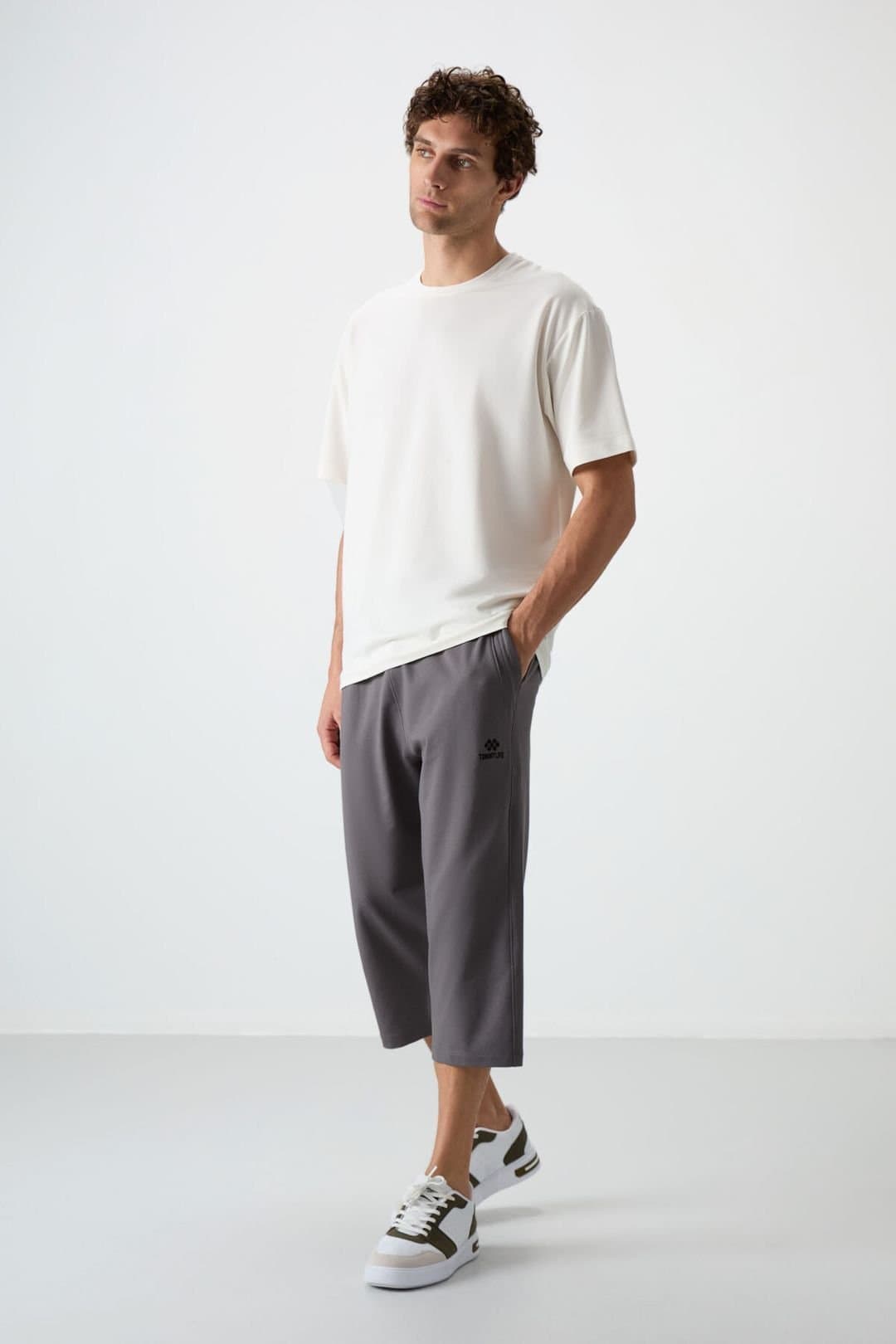 Tommy Life Tommy Life Men's Mid-waist Wide-leg Capri Shorts in Charcoal