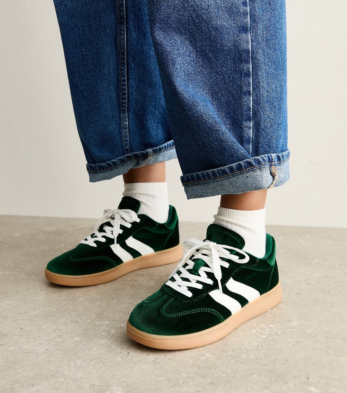 New Look Women's Green Velvet Contrast Panel Trainer New Look - 2