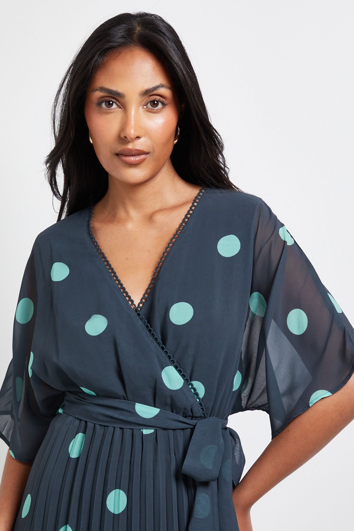 Wallis Wallis Women's Petite Polka Dot Pleated Midi Dress in Green - 4