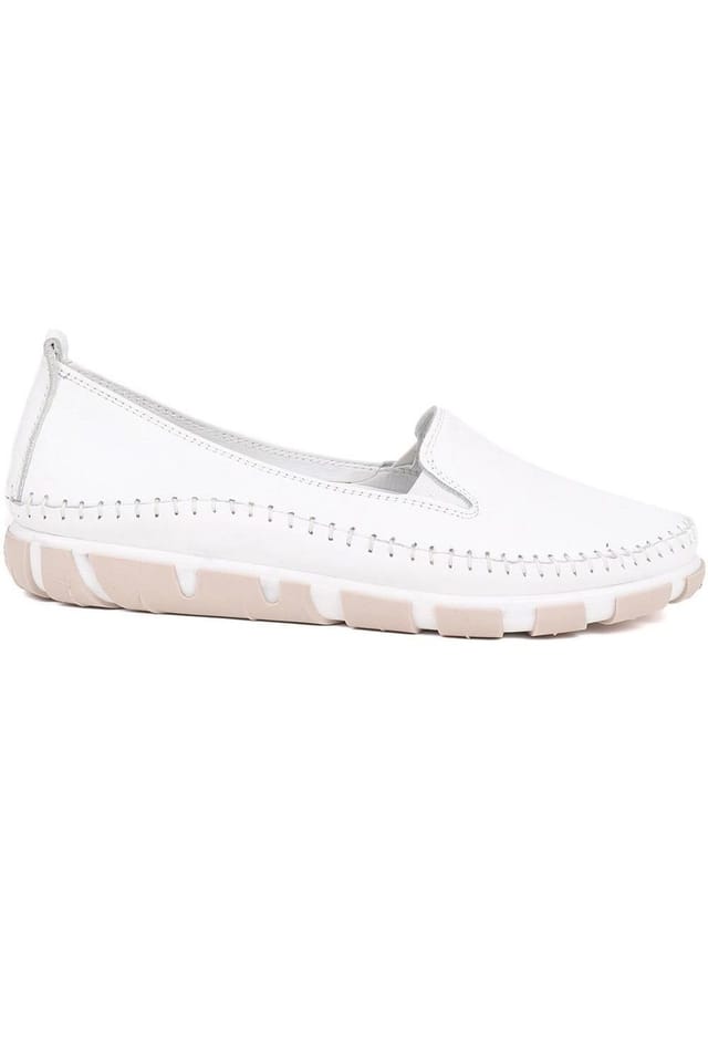 Pavers Pavers Women's Slip-On Leather Pumps in White - 2