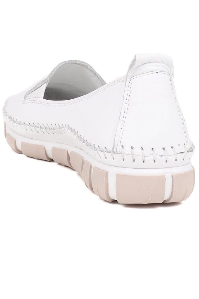 Pavers Pavers Women's Slip-On Leather Pumps in White - 3