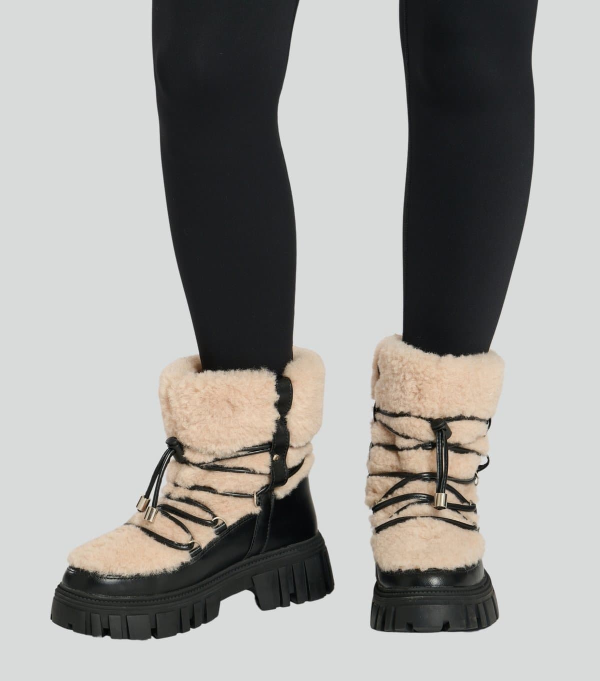 South Beach Women's Black Faux Fur Chunky Lace Up Snow Boots South Beach New Look