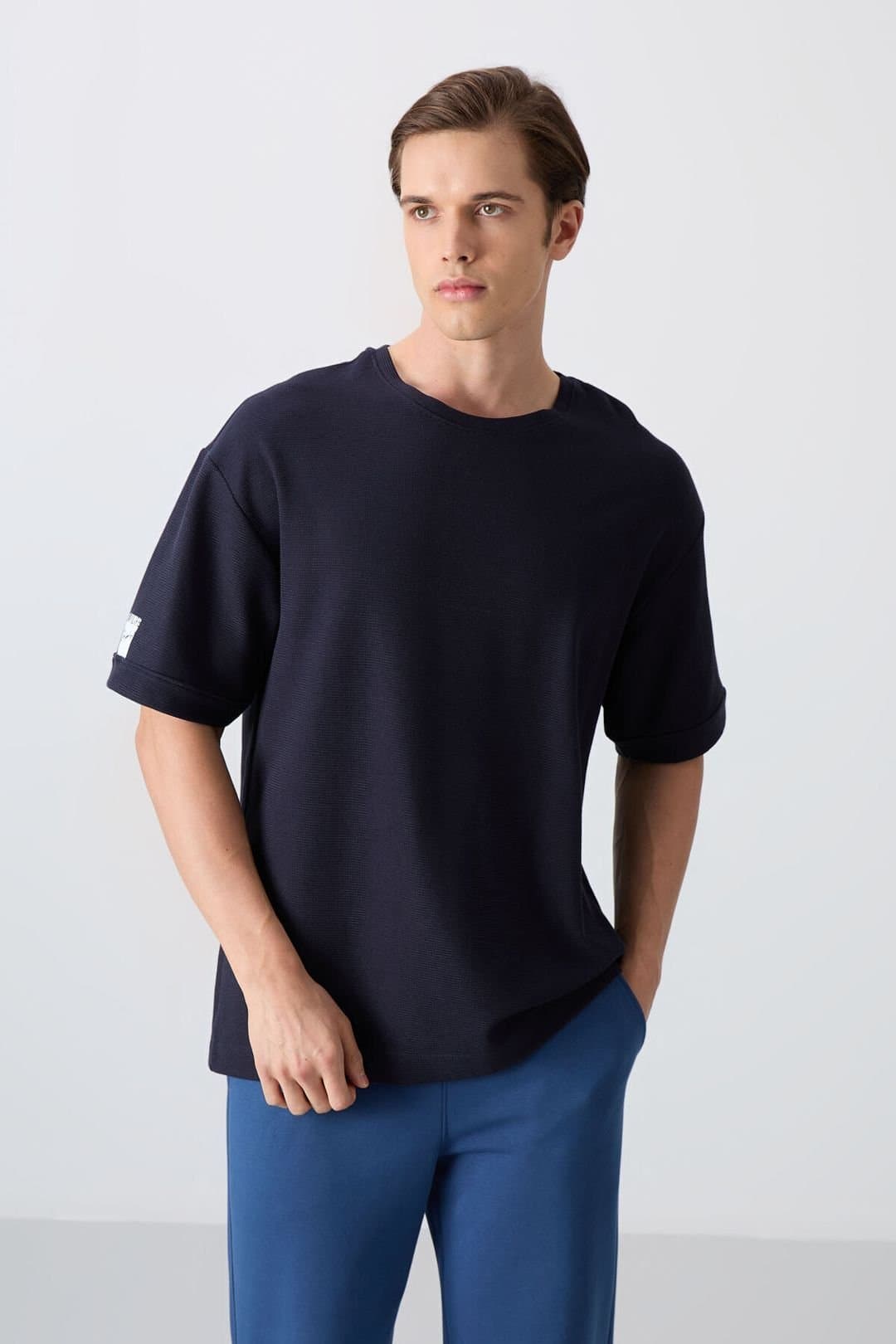 Tommy Life Tommy Life Men's Oversized Crew Neck T-Shirt With Patch in Navy