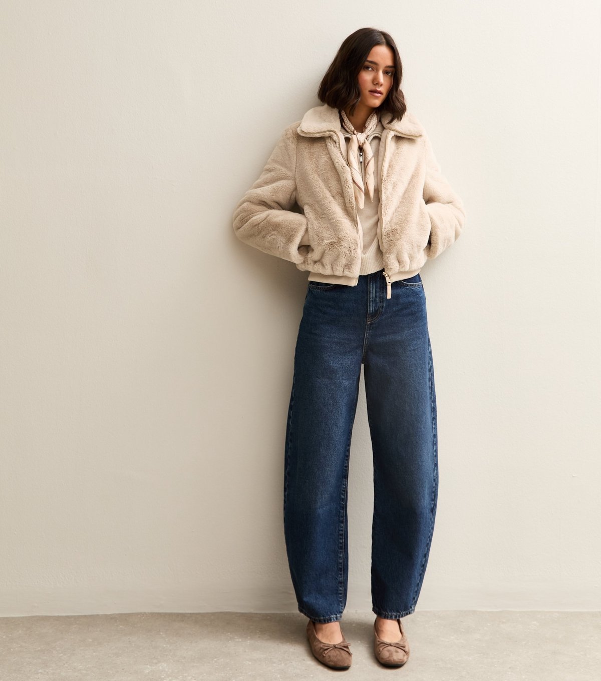 New Look Women's Off White Faux Fur Bomber Jacket New Look - 4