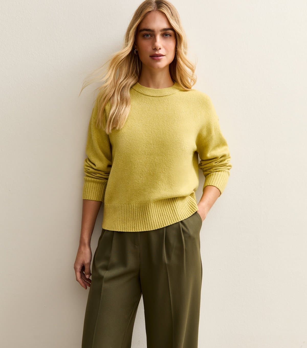 New Look Women's Bright Green Crew Neck Jumper New Look