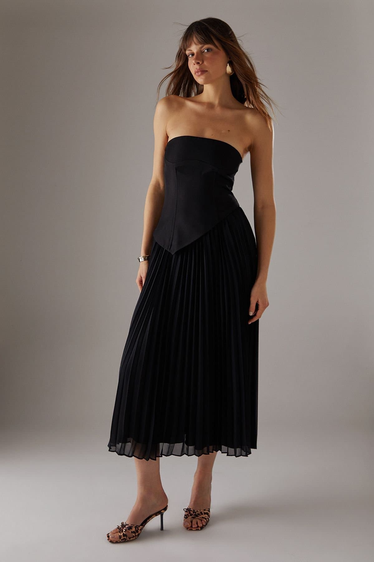 Warehouse Warehouse Women's Bandeau Bodice Pleated Chiffon Midi Dress in Black