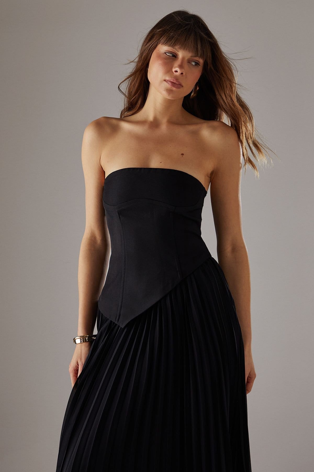 Warehouse Warehouse Women's Bandeau Bodice Pleated Chiffon Midi Dress in Black - 4