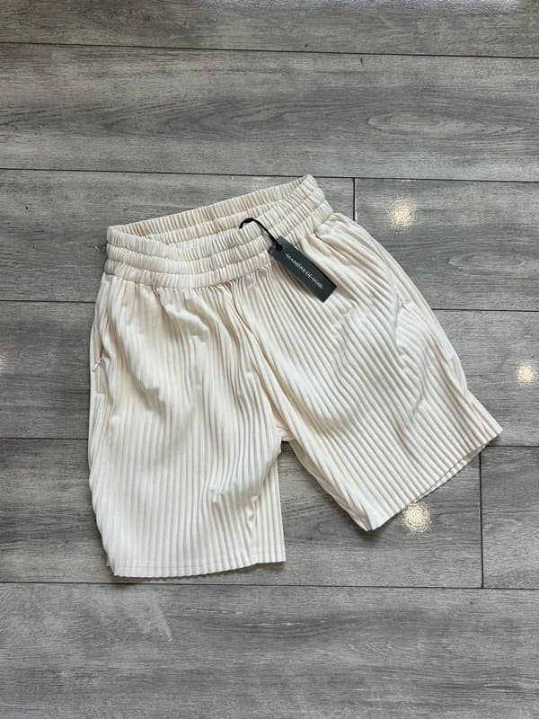 Manière De Voir Maniere De Voir Cream Shorts *BNWT*