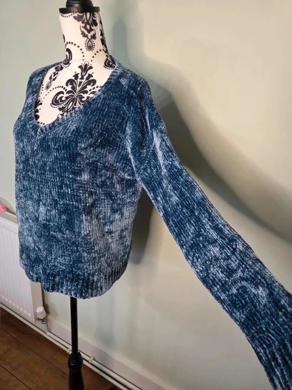 GAP GAP blue chenille ribbed v-Neck jumper – Size S