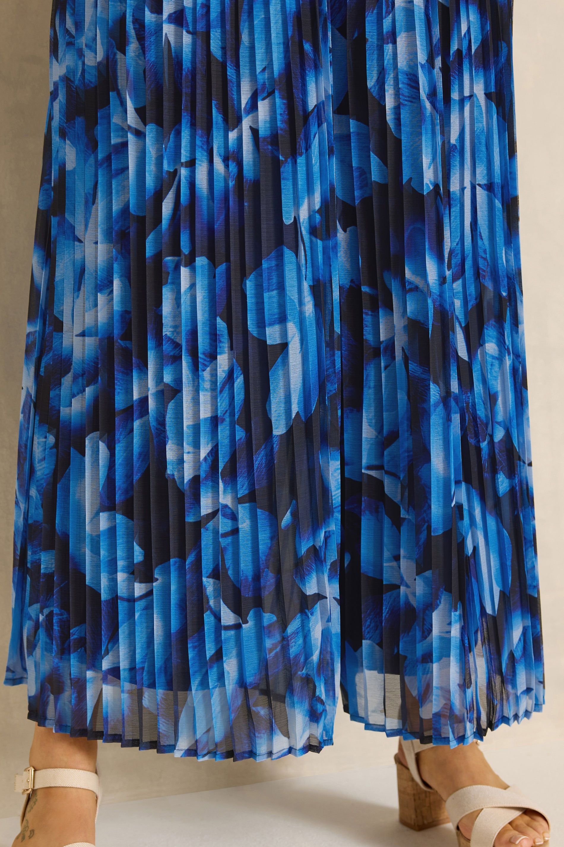 Evans Evans Women's Floral Pleat Jumpsuit in Dark Blue - 3