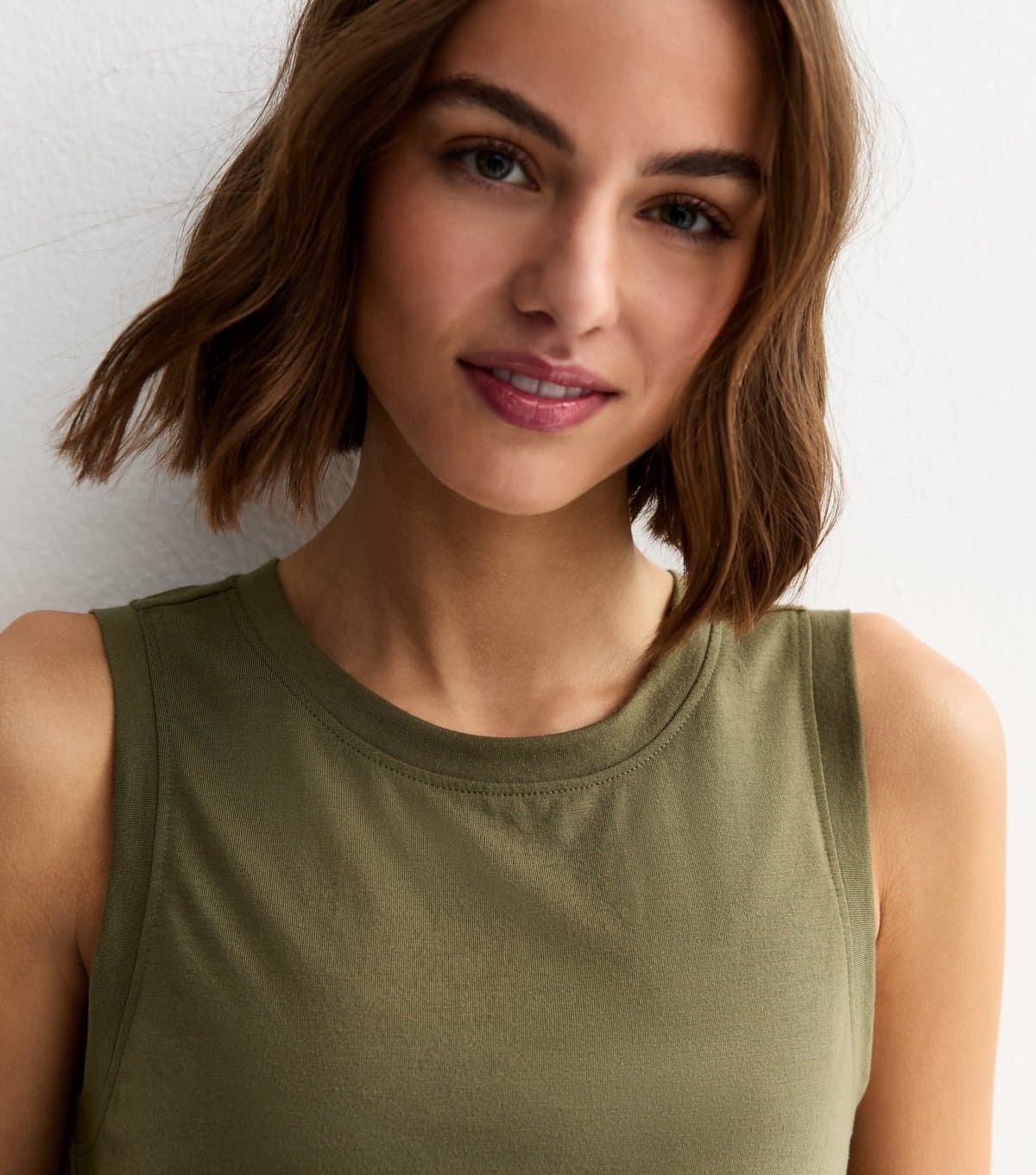 New Look Women's Dark Khaki Relaxed Fit Vest New Look