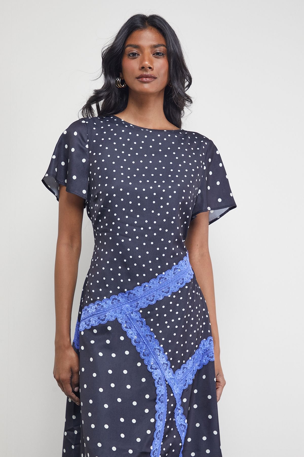 Warehouse Warehouse Women's Satin Lace Panelled Asymmetric Midi Dress in Black - 4