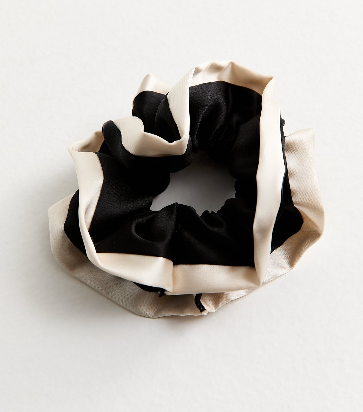 New Look Black Large Contrast Trim Edge Scrunchie New Look - 3