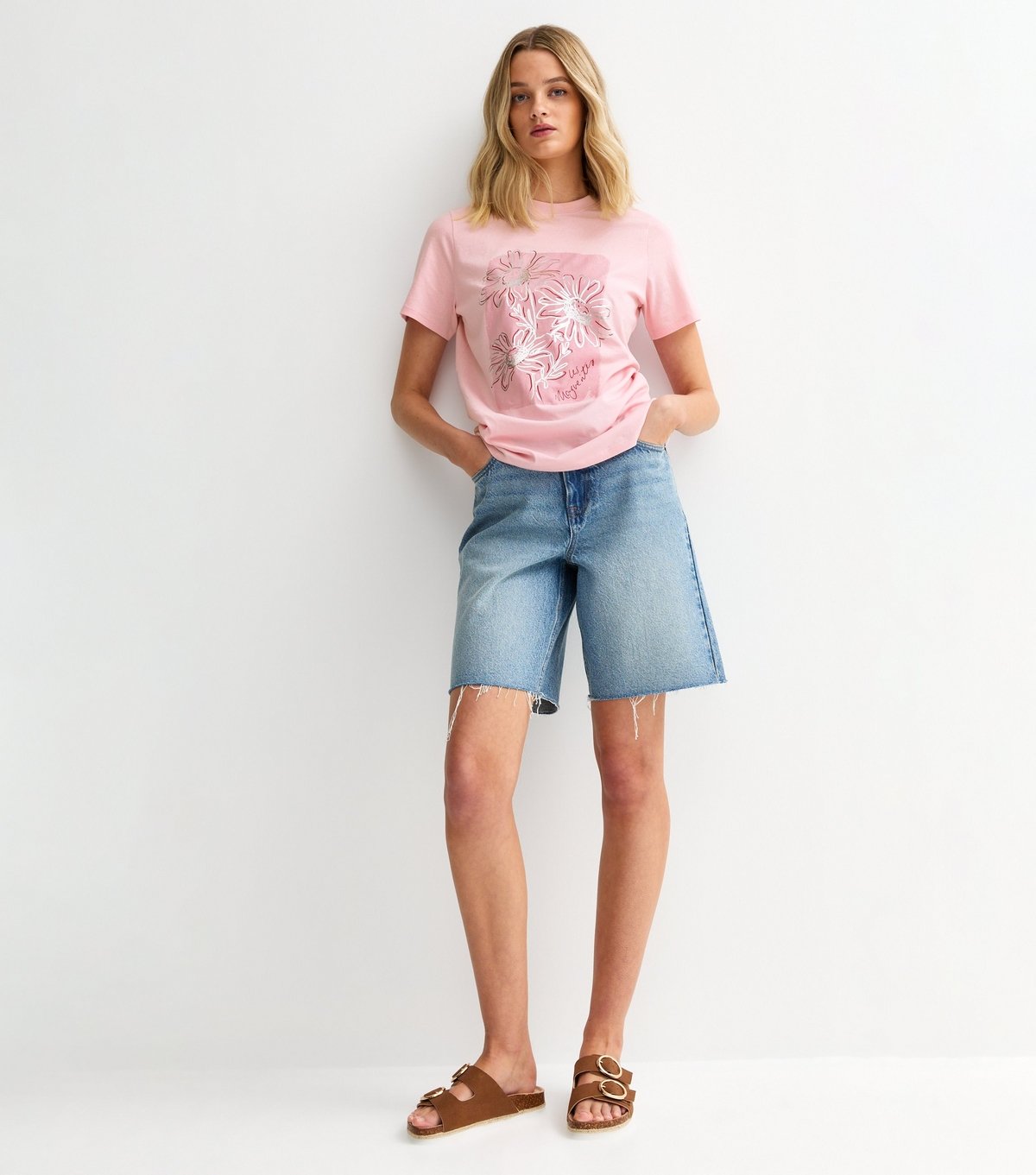 New Look Women's Light Pink Foiled Flower Print T-Shirt New Look - 3