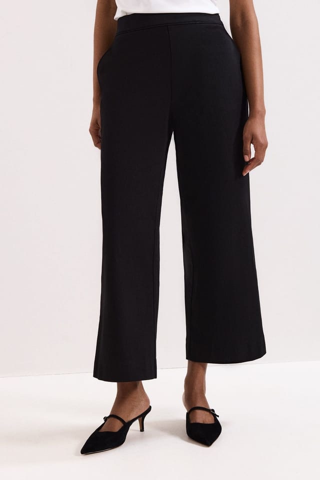 Phase Eight Phase Eight Women's High Waisted Wide Leg Cropped Trousers in Black - 3