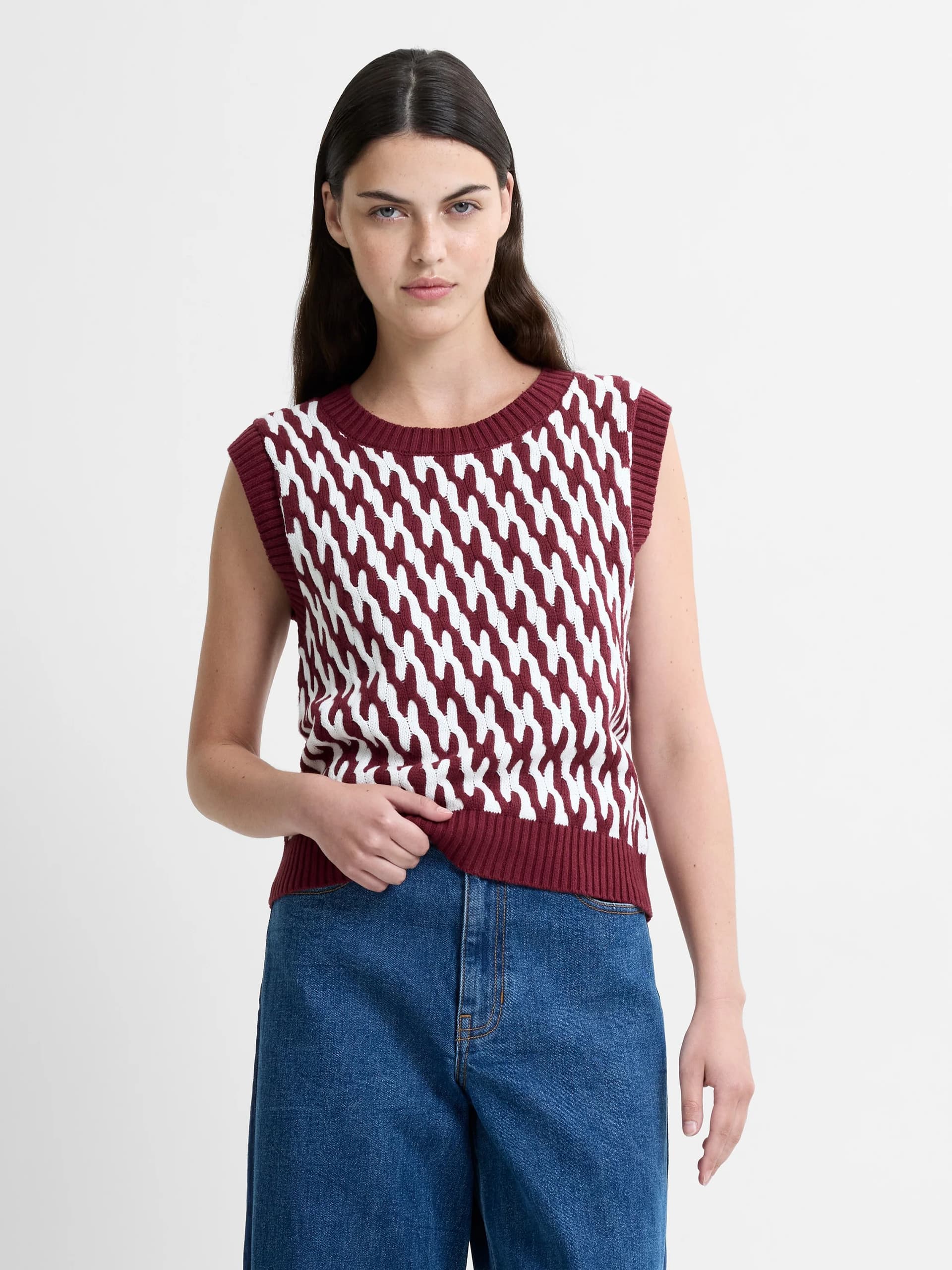 French Connection Klara Flec Abstract Striped Vest Porcelain/Bordeaux