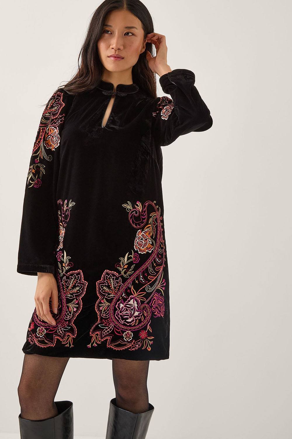 Monsoon Monsoon Women's Faye Floral Velvet Mini Tunic Dress Black - 2