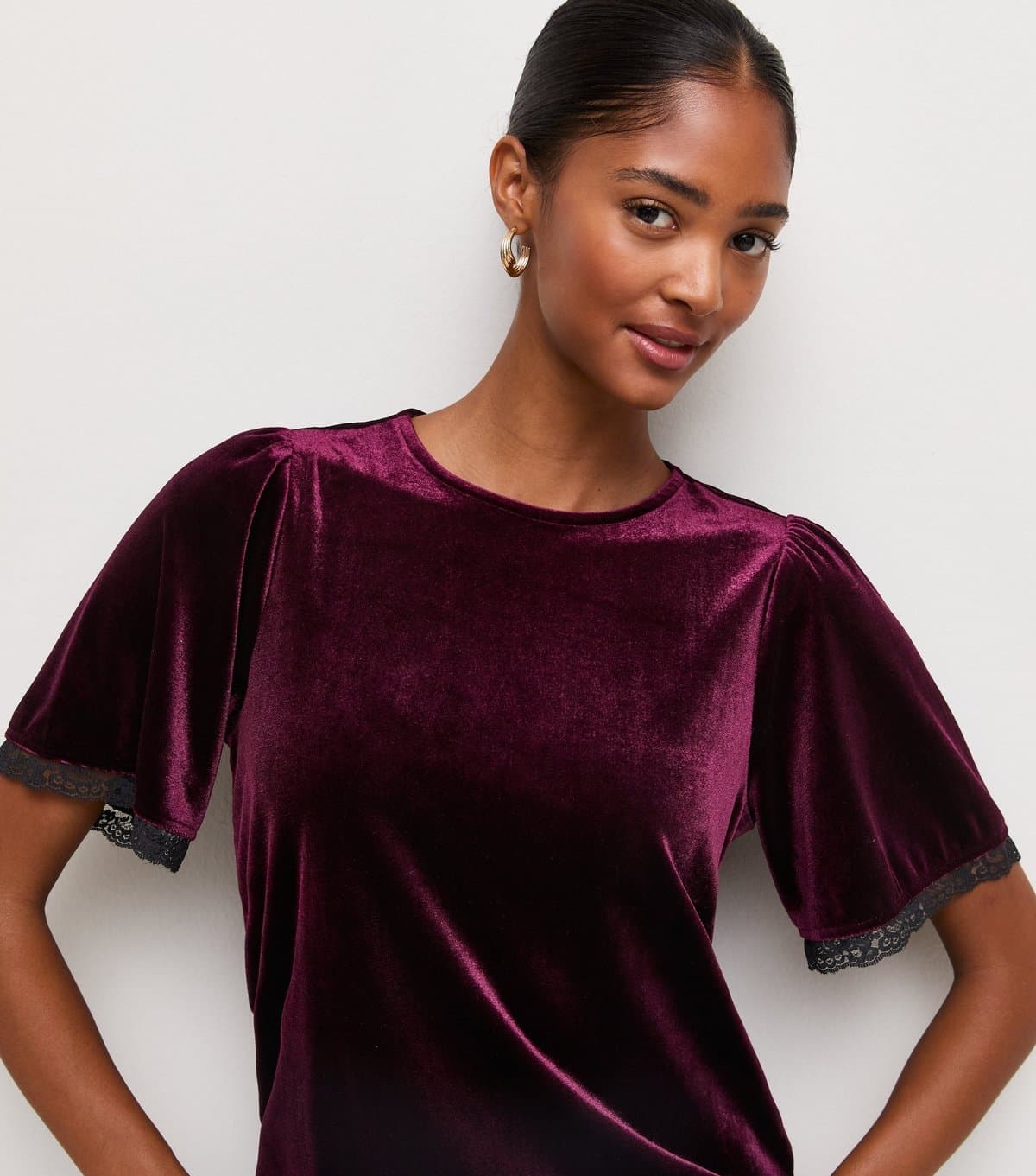 New Look Women's Dark Burgundy Velvet Lace Trim T-Shirt New Look