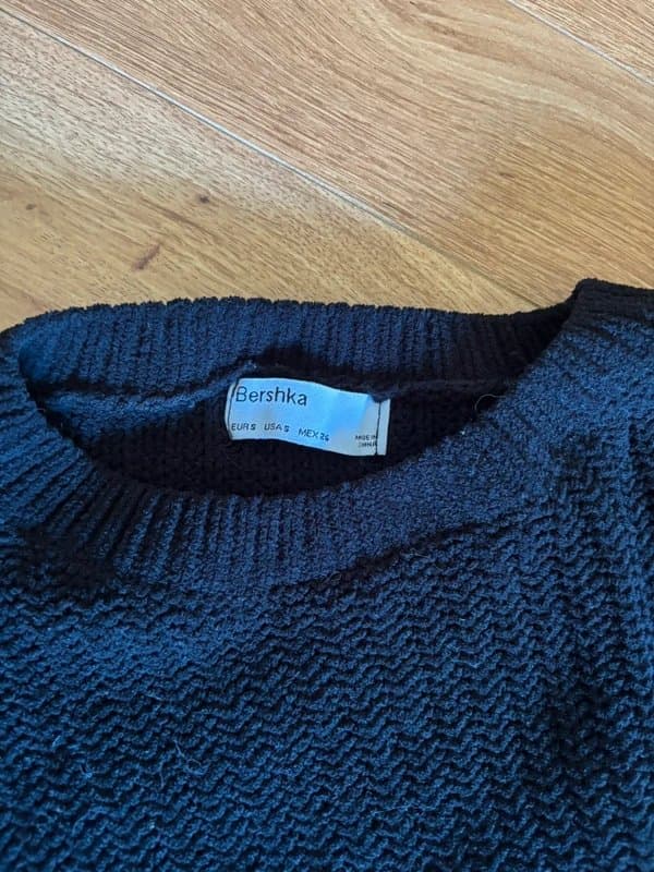Bershka Black cropped jumper