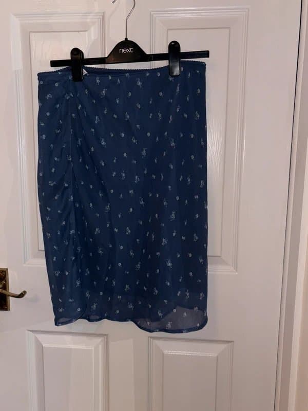 Cotton On blue floral midi skirt