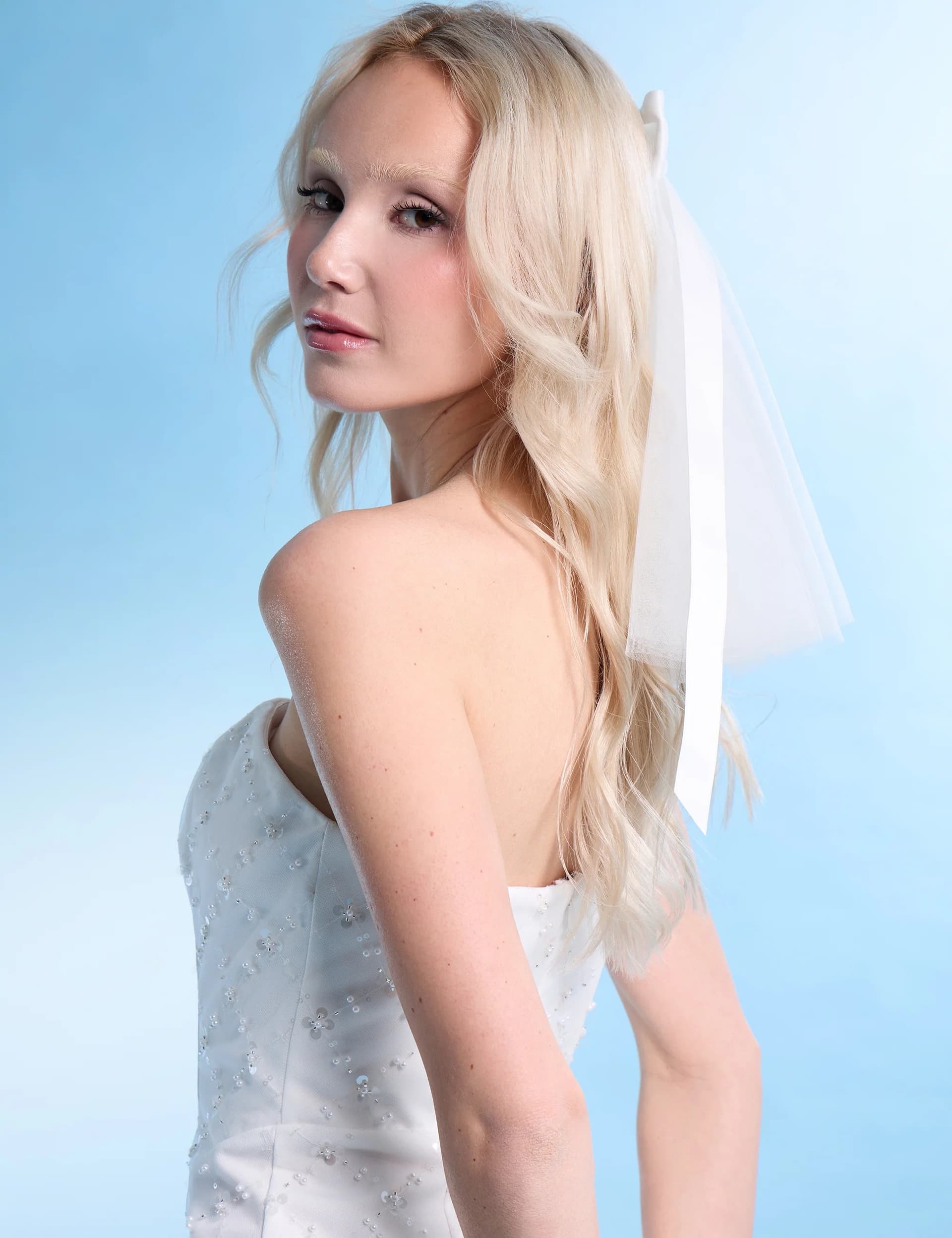 Public Desire Public Desire UK White Mesh Clip on Veil With Bow Detail