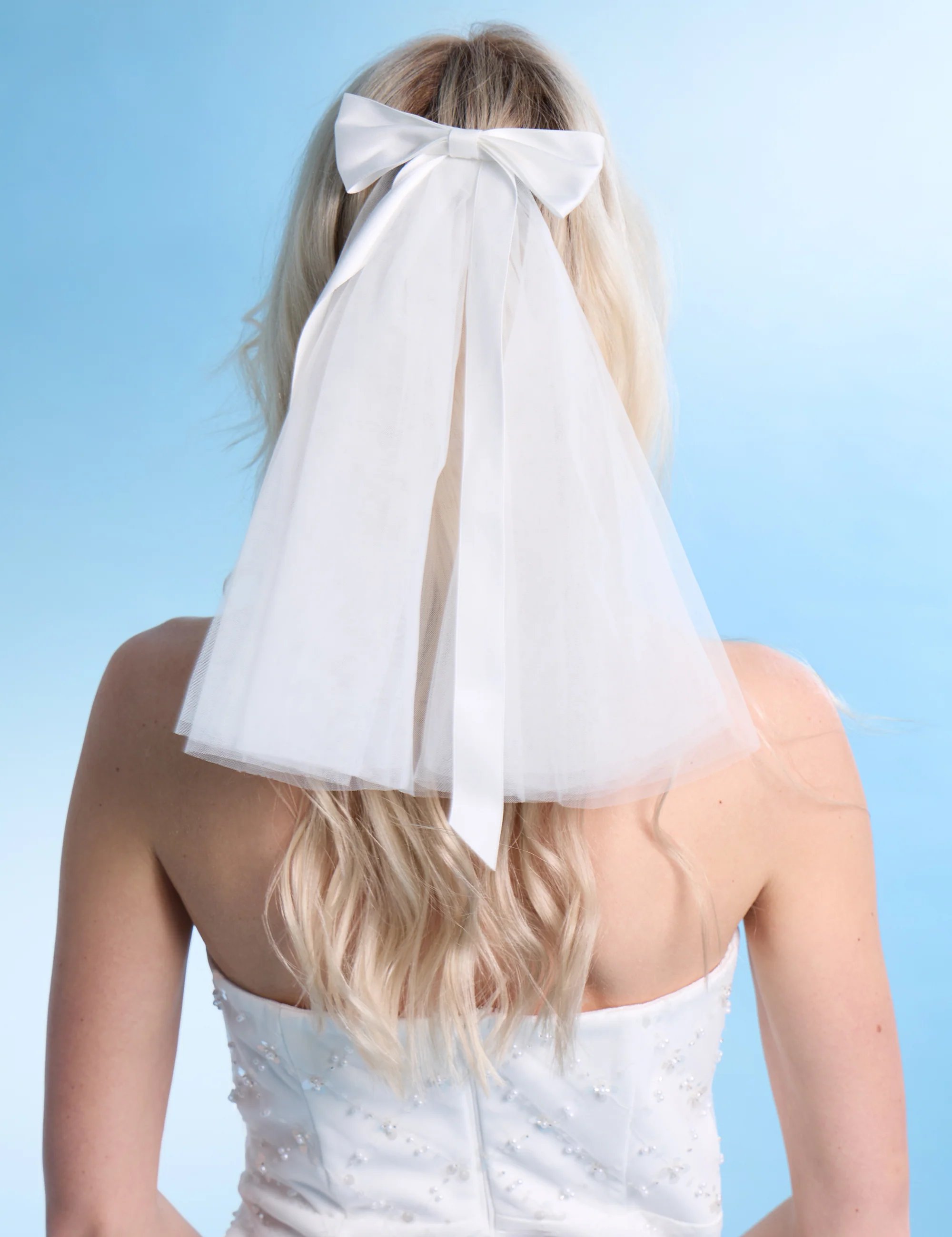 Public Desire White Mesh Clip on Veil With Bow Detail - 2