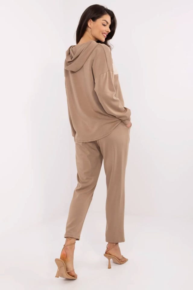 Love Lace Love Lace Women's Casual Heart Patch Hooded Tracksuit Set in Beige - 3