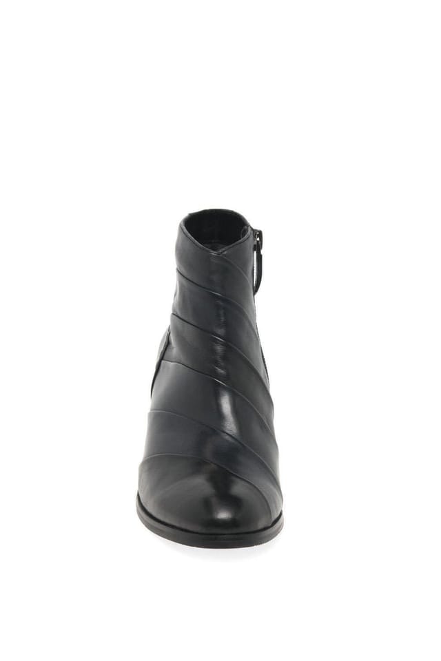 Regarde le Ciel Regarde Le Ciel Women's 'Sonia 38' Ankle Boots in Black - 3