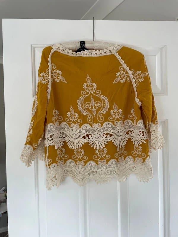 New Look Crocheted detailed top